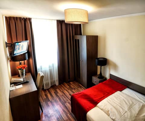 Hotel Admiral Frankfurt City Centre — hotel room