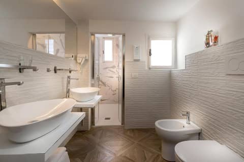 Residenza Conte di Cavour & Rooftop - dBe Hotels — bathroom