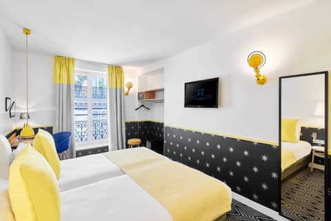Hôtel Augustin - Astotel — hotel room