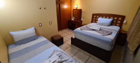 Hotel Colonos Los Cabos — bedroom