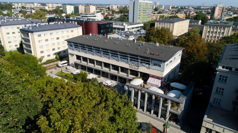 Hotel Polonez — building