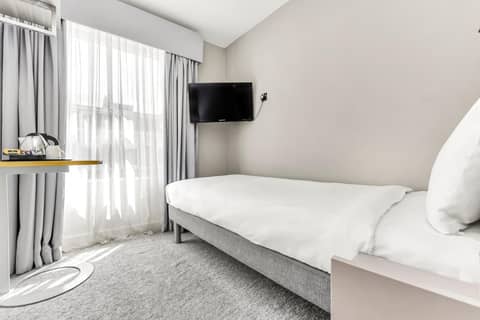 Heeton Concept Hotel - Kensington London — hotel room