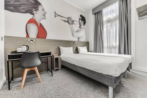 Heeton Concept Hotel - Kensington London — hotel room