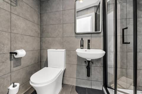 Heeton Concept Hotel - Kensington London — bathroom