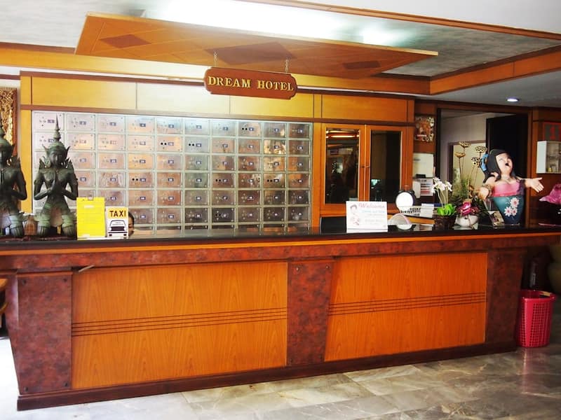 Dream Hotel Pattaya — recepcion & lobby