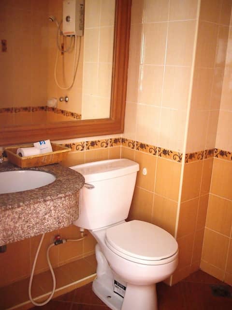 Dream Hotel Pattaya — bathroom