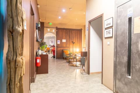 Hôtel Edmond Rostand — recepcion & lobby