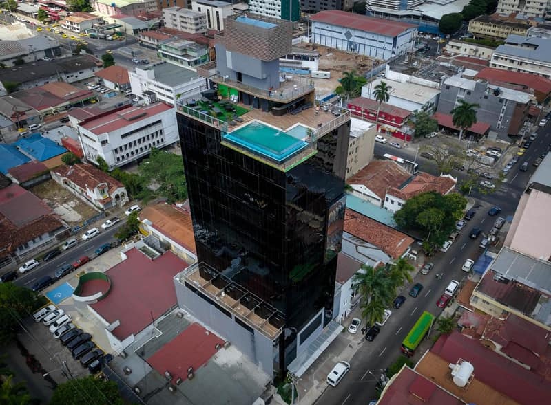 Innfiniti Hotel & Suites — photo 1