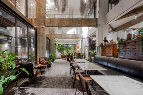 IR-ON Hotel — lounge