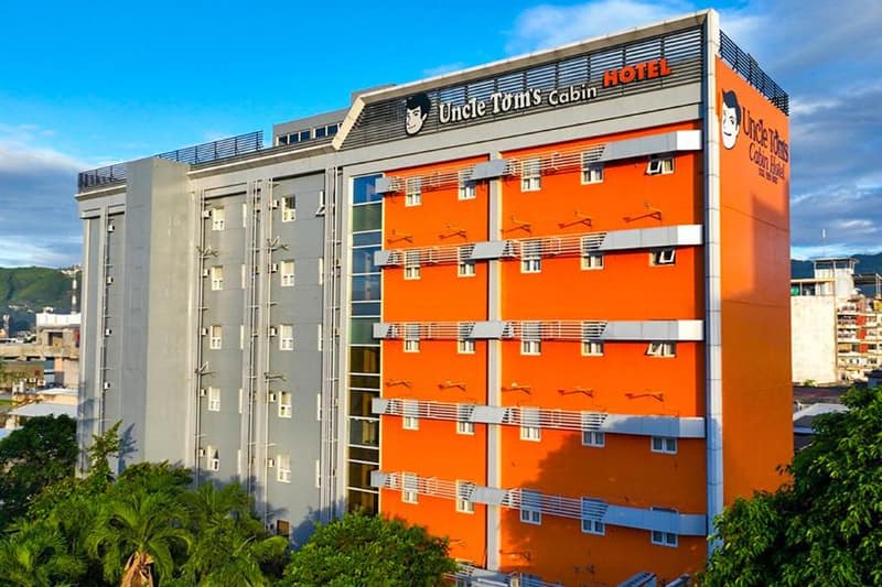 Tom's Cabin Hotel — building