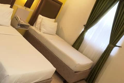 Tom's Cabin Hotel — photo 3