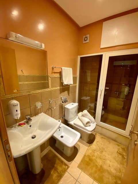 Appart Hôtel Oleandro — bathroom