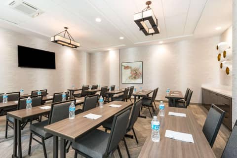 Hampton Inn & Suites Miami Wynwood Design District, FL — photo 8