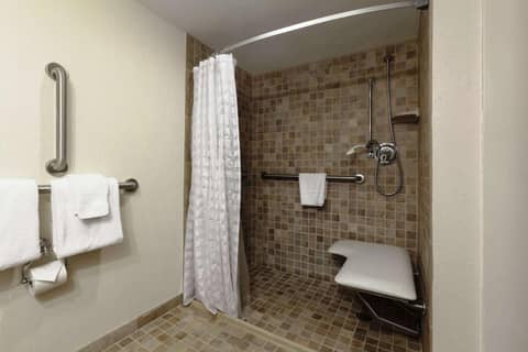 Embassy Suites by Hilton Richmond — photo 9