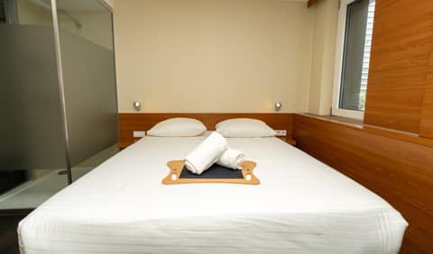 Hotel Düsseldorfer Hof — bedroom