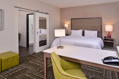 Hampton Inn & Suites Dallas Market Center — photo 7