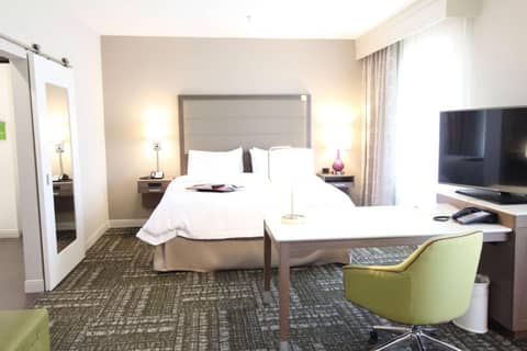 Hampton Inn & Suites Dallas Market Center — photo 9