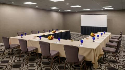 Crowne Plaza Phoenix Airport - PHX by IHG — photo 2