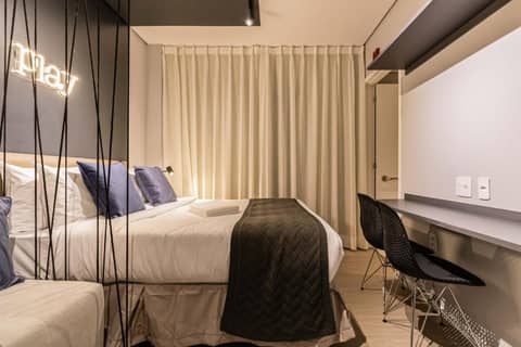 Charlie Houx Faria Lima — hotel room