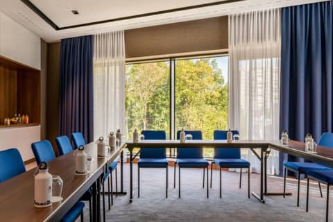 Geneva Marriott Hotel — photo 2