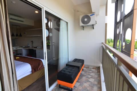 Marra Hotel — balance & terrace