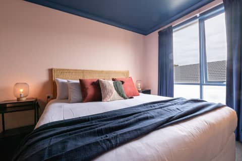 Roamer St Kilda — hotel room