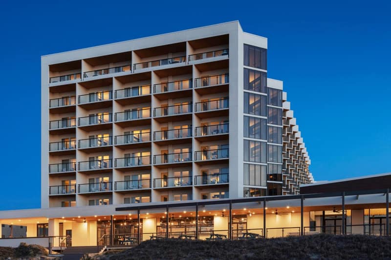 Delta Hotels by Marriott™ Virginia Beach Waterfront Suites — building
