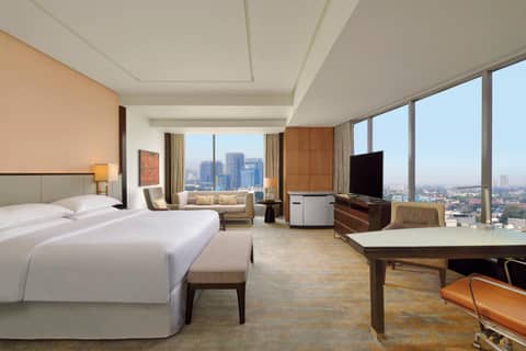 Sheraton Grand Jakarta Gandaria City Hotel — hotel room