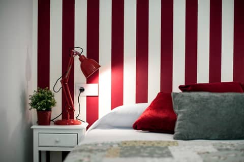 Singular Metropol — hotel room