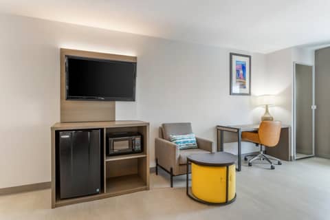 Comfort Inn & Suites Houston FM1960 - Champions — photo 2