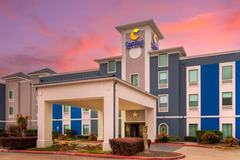 Comfort Inn & Suites Houston FM1960 - Champions — photo 7
