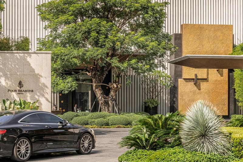 Four Seasons Hotel Bangkok at Chao Phraya River — building