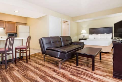 Hawthorn Extended Stay by Wyndham Columbus — photo 9