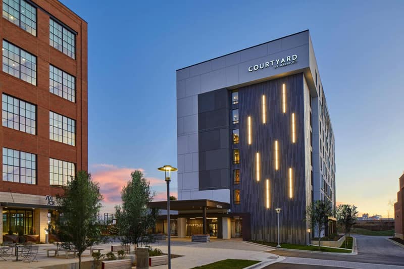 Courtyard Baltimore Downtown/McHenry Row — building
