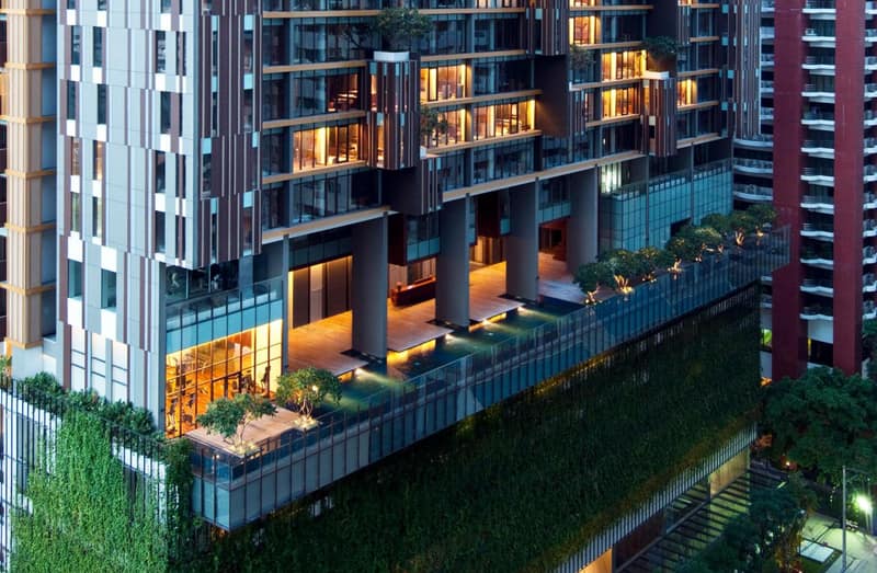 Hansar Bangkok Hotel — building