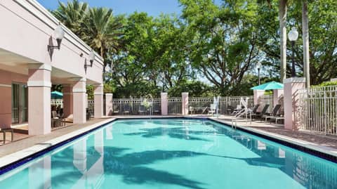 DoubleTree by Hilton Sunrise - Sawgrass Mills — recepcion & lobby