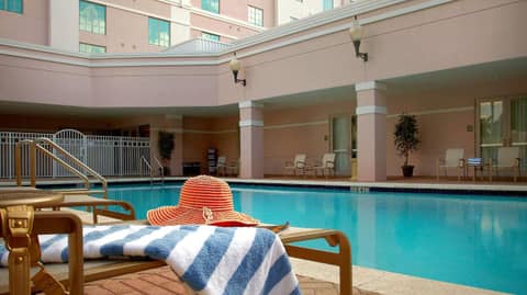 DoubleTree by Hilton Sunrise - Sawgrass Mills — recepcion & lobby