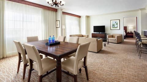 DoubleTree by Hilton Sunrise - Sawgrass Mills — hotel room