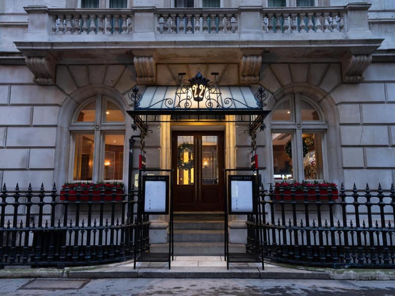 The Royal Horseguards Hotel, London — building