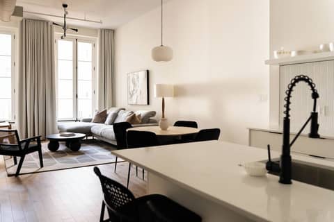Maison Place Jacques-Cartier by Luxury In Transit — photo 2