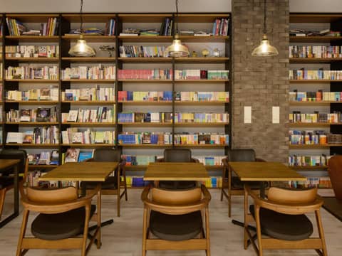 LAMP LIGHT BOOKS HOTEL fukuoka — photo 8