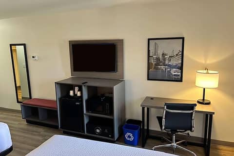 Ramada by Wyndham Milwaukee — photo 3