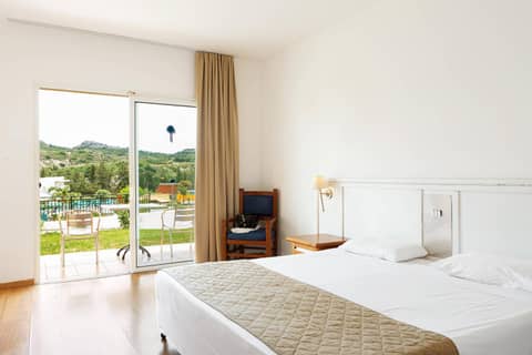 Cyprotel Faliraki — bedroom
