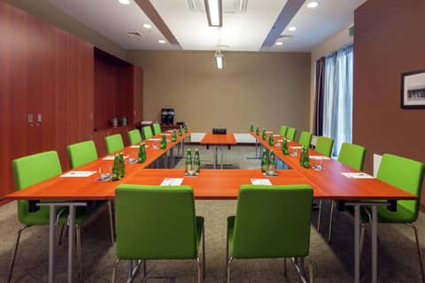 Hampton by Hilton Warsaw Airport — photo 6