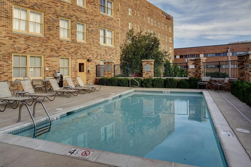 Courtyard by Marriott Kansas City Country Club Plaza — photo 1