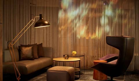 Park Plaza London Waterloo — hotel reception