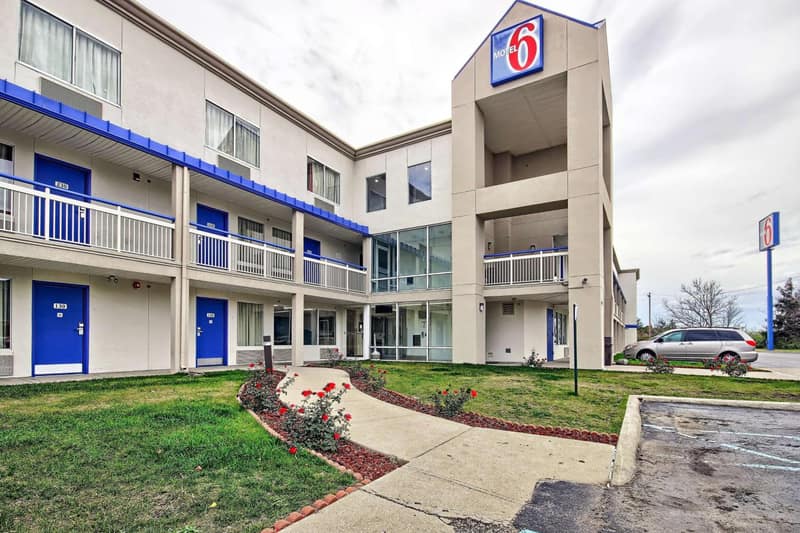 Motel 6-Columbus, OH - West — building
