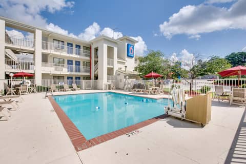 Motel 6-Columbus, OH - West — photo 2