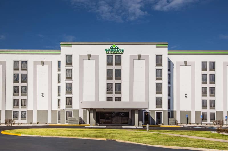 Wingate by Wyndham Louisville Airport Expo Center — building