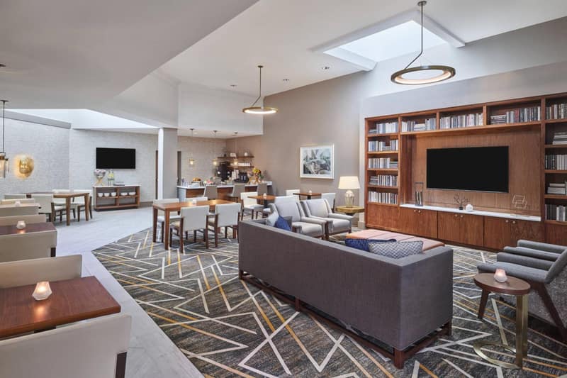 Sheraton Portland Airport Hotel — lounge